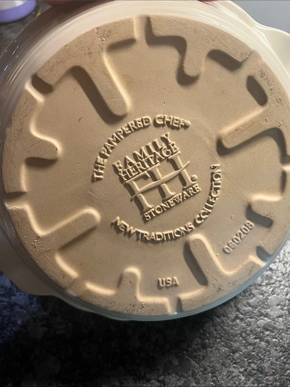 10” Pie stoneware. Heritage Collection by The Pampered Chef Excellent condition
